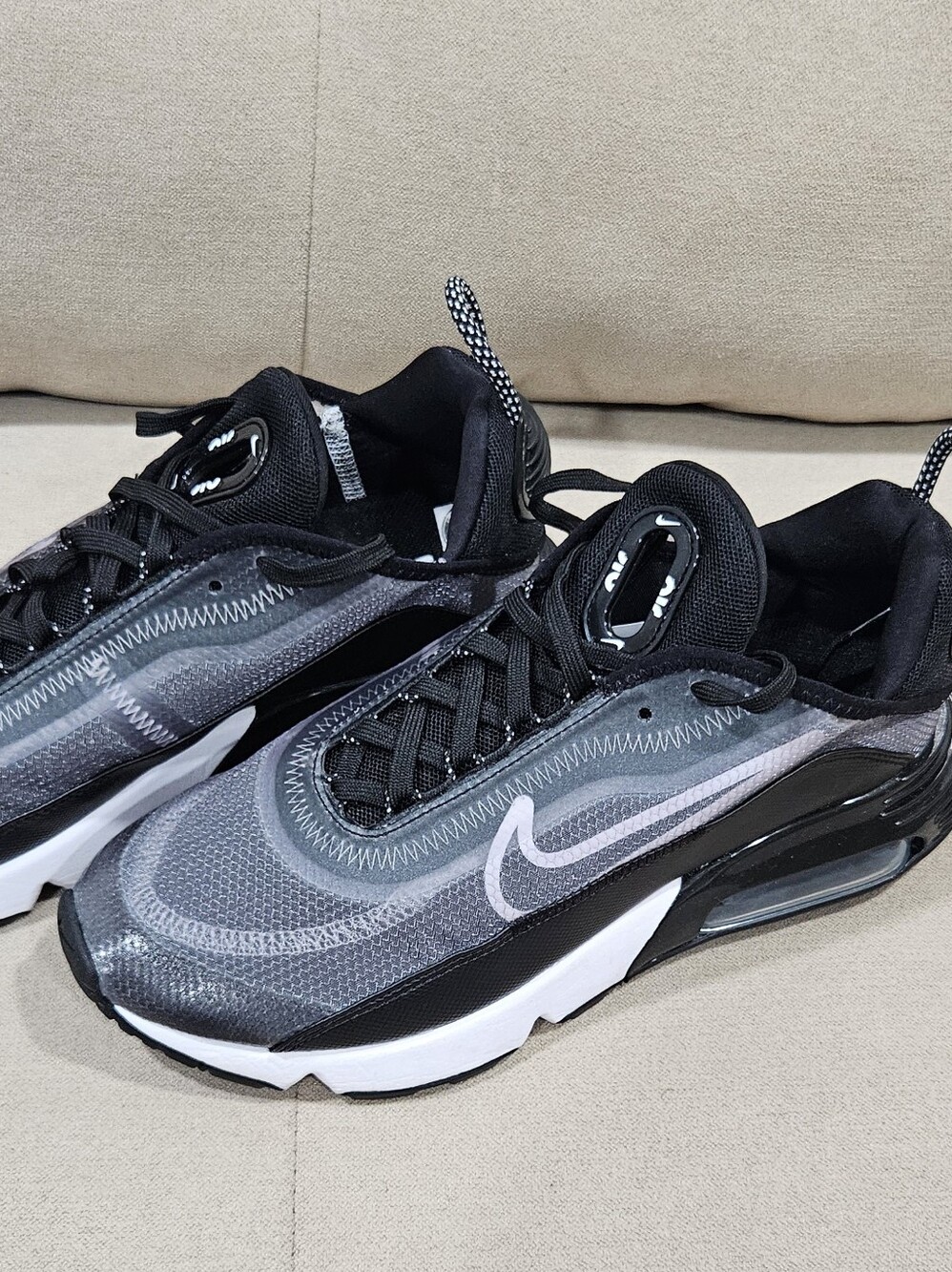 Nike Air Max 2090 Sneakers - Black/Gray/White